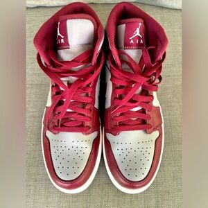 Air Jordan 1 Mid Men's Shoes ( Gray and Maroon) Size 9